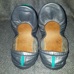 Tieks ballet flat, pewter, size 8.
